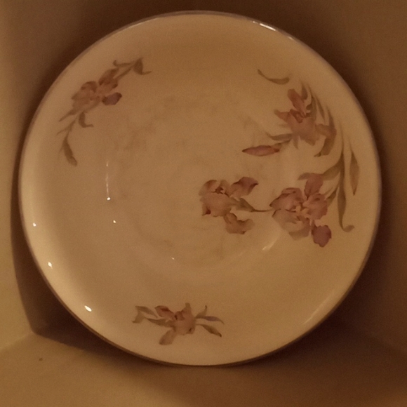 Vintage Universal Cambridge Iris Camwood Ivory- Bundle of 2 Vegetable Bowls - Picture 6 of 12